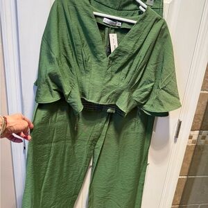 Elegant Green V-Neck Set of Pants and Blouse